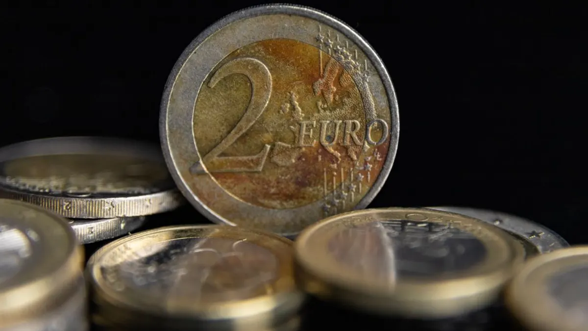 Money in Ireland: Currency, Cards & Tipping