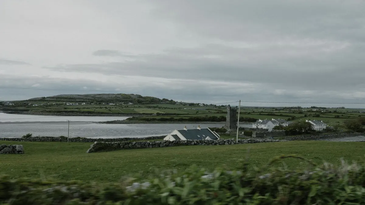 Self catering cottage in the Irish countryside near the coast